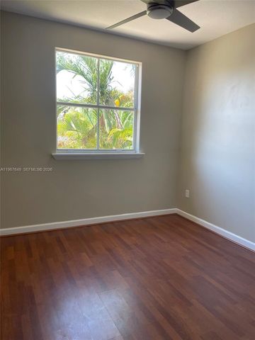 11042 NW 48th Ln, Doral, FL 33178