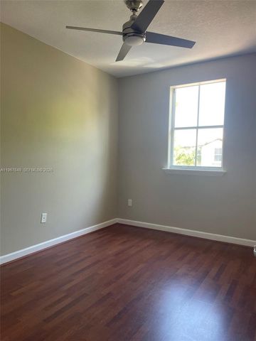 11042 NW 48th Ln, Doral, FL 33178