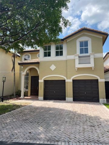 11042 NW 48th Ln, Doral, FL 33178
