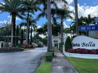 11042 NW 48th Ln, Doral, FL 33178