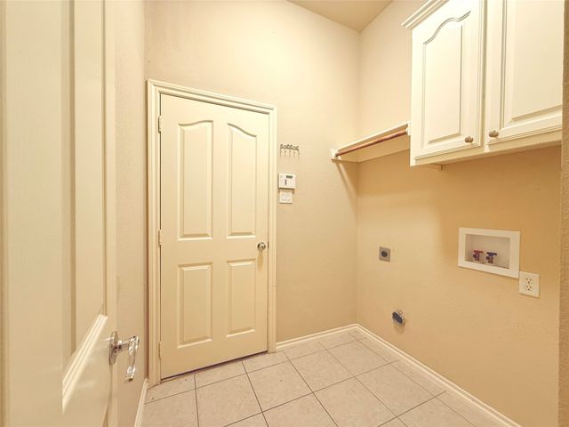 2712 Flint Rock Drive, Fort Worth, TX 76131