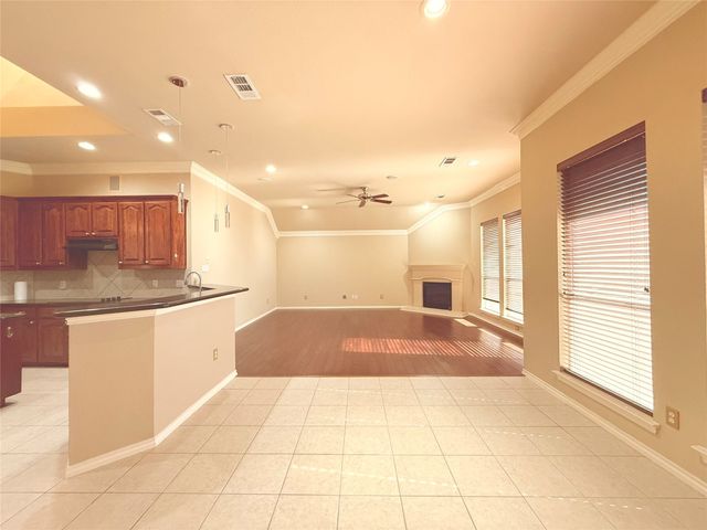 2712 Flint Rock Drive, Fort Worth, TX 76131