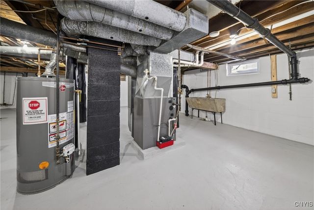 131 Hazelhurst Avenue, Clay, NY 13212