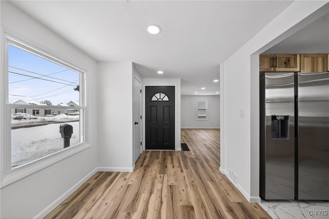 131 Hazelhurst Avenue, Clay, NY 13212