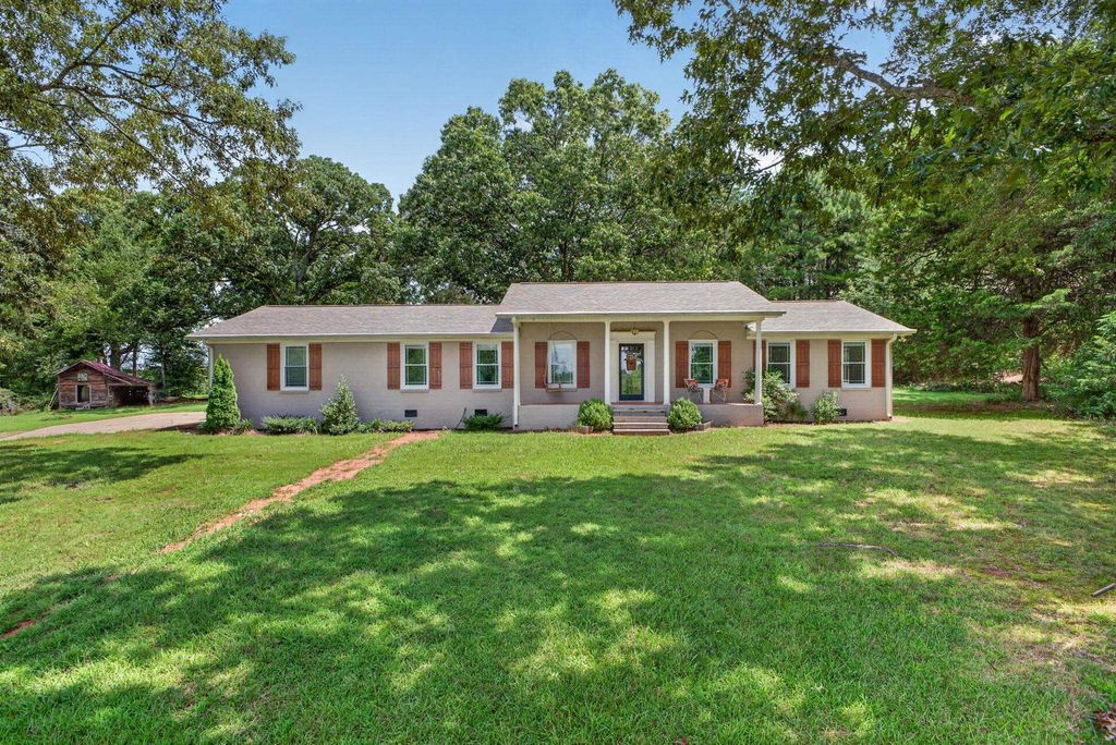 2018 Knighton Chapel Road, Laurens, SC 29644