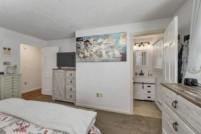 53 Seton Drive, Bedford, NH 03110