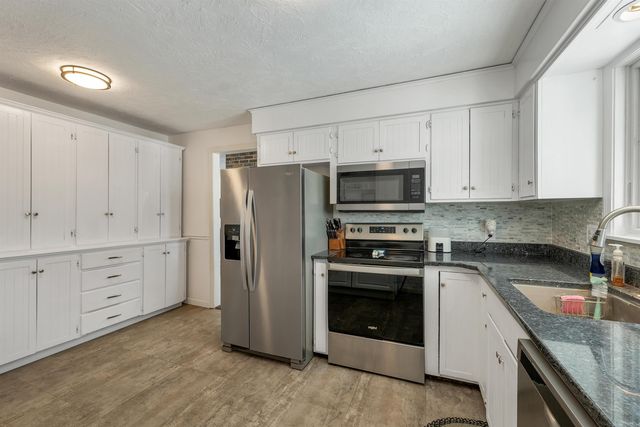 53 Seton Drive, Bedford, NH 03110