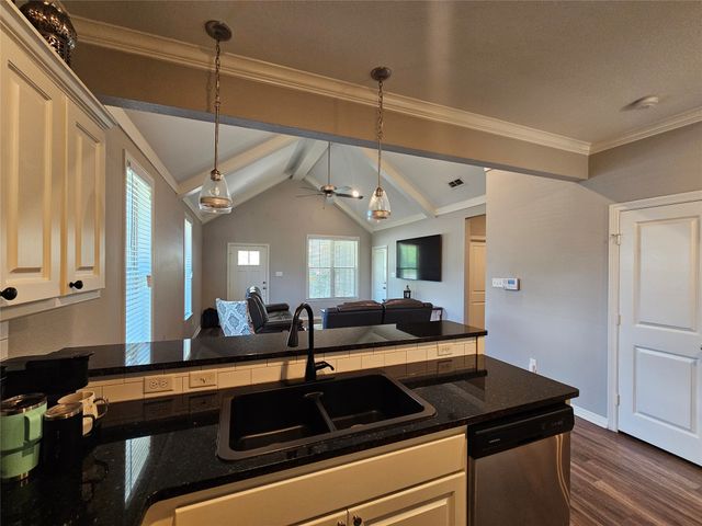 2946 Meadow Brook Trail, Tyler, TX 75701