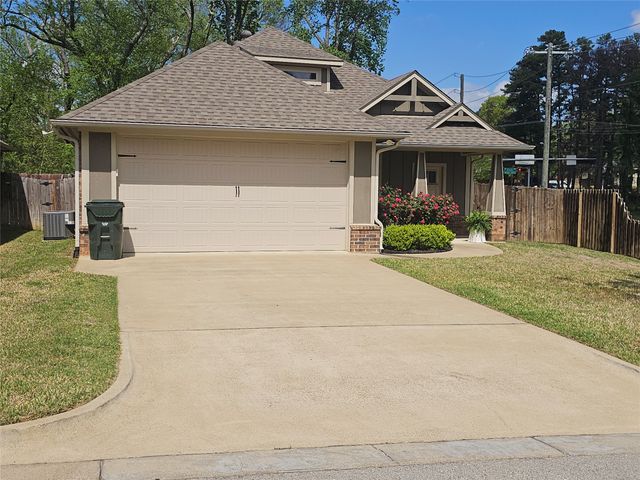 2946 Meadow Brook Trail, Tyler, TX 75701