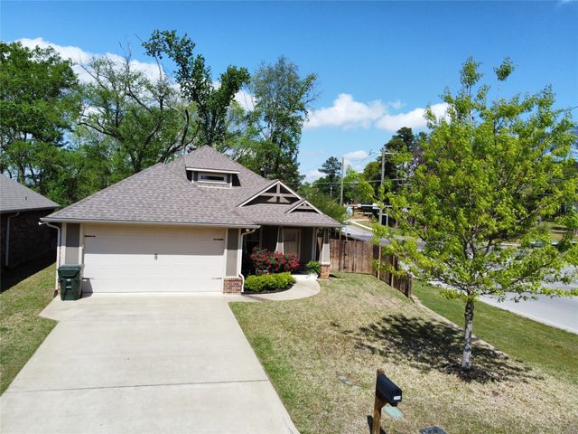 2946 Meadow Brook Trail, Tyler, TX 75701