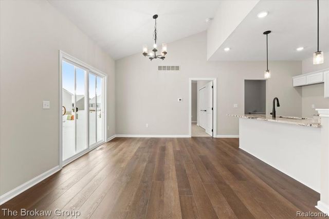 1435 Luxington Drive, Lapeer, MI 48446