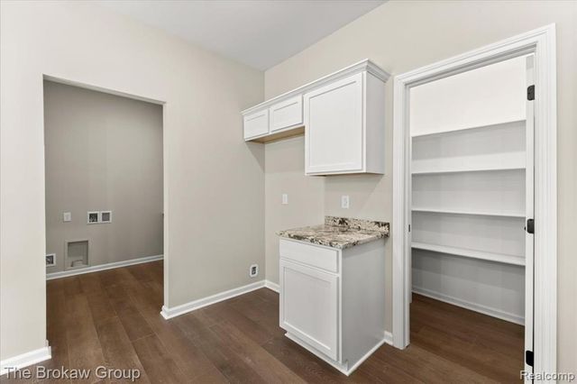 1435 Luxington Drive, Lapeer, MI 48446