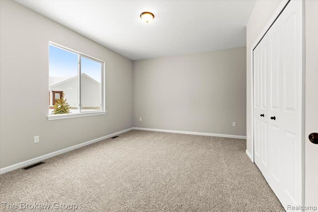 1435 Luxington Drive, Lapeer, MI 48446