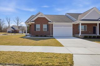 1435 Luxington Drive, Lapeer, MI 48446