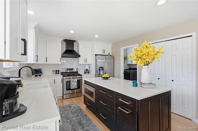 50772 Alden Drive, Macomb, MI 48044