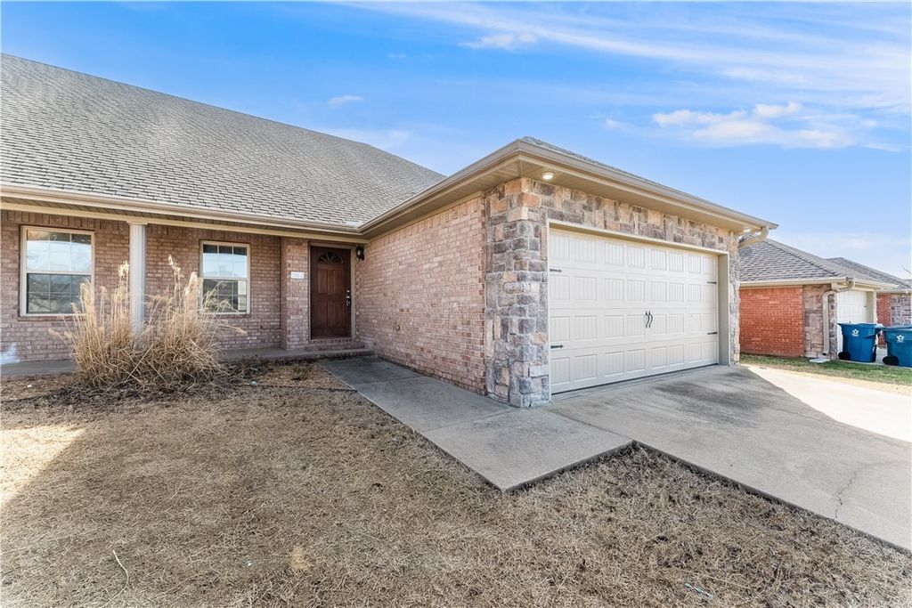 3005 SW Deerfield Boulevard 2, Bentonville, AR 72713