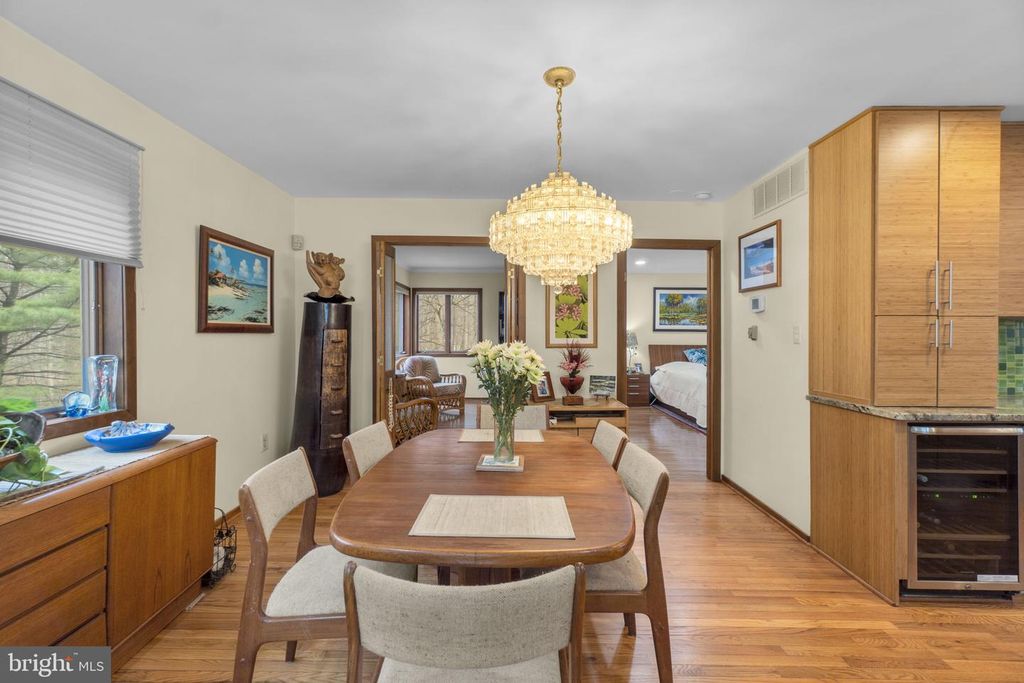 Image 10 of property listing at 7314 MEADOW WOOD WAY, Clarksville, MD 21029