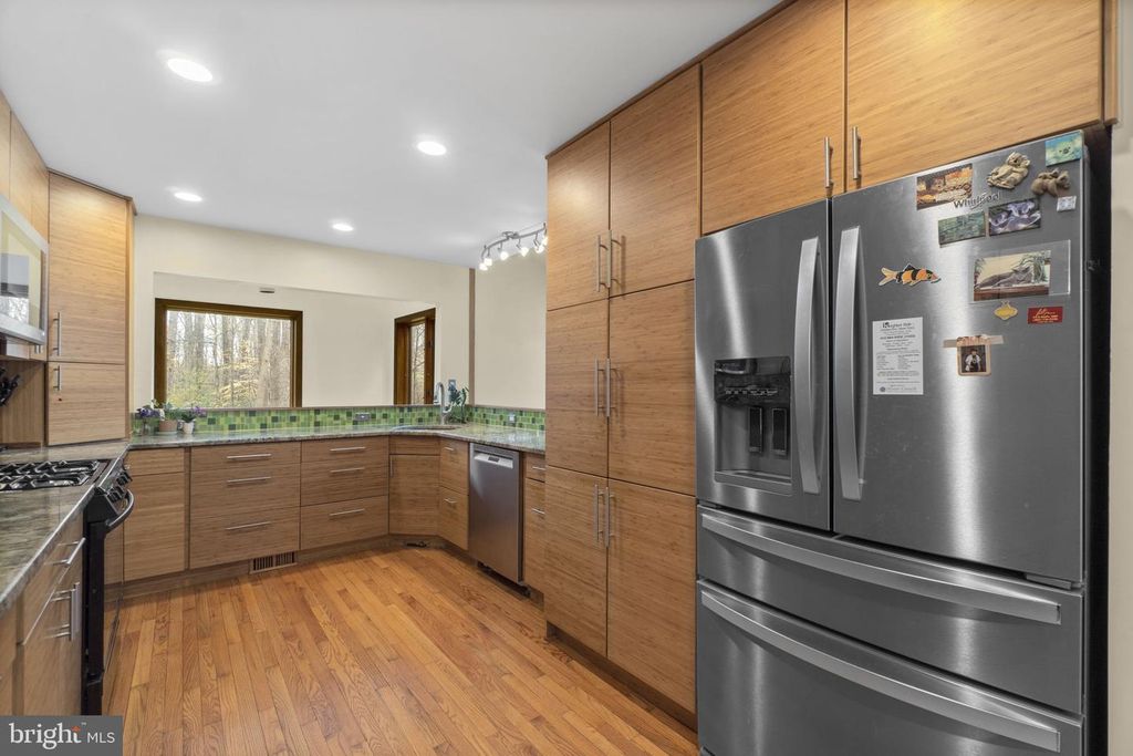 Image 13 of property listing at 7314 MEADOW WOOD WAY, Clarksville, MD 21029