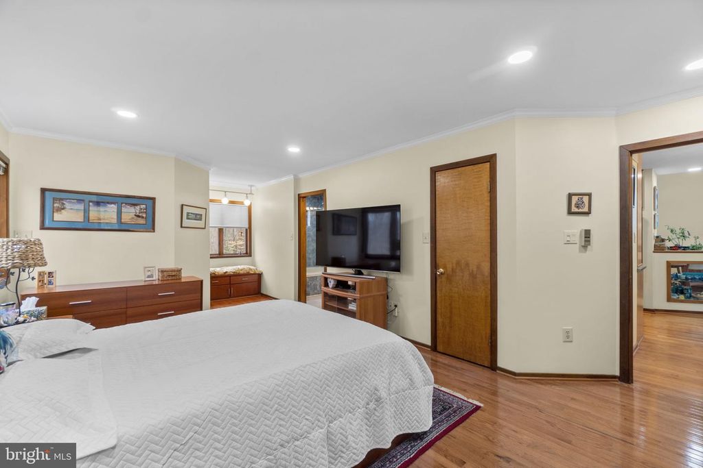 Image 19 of property listing at 7314 MEADOW WOOD WAY, Clarksville, MD 21029