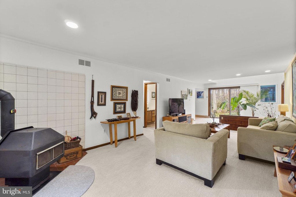 Image 25 of property listing at 7314 MEADOW WOOD WAY, Clarksville, MD 21029