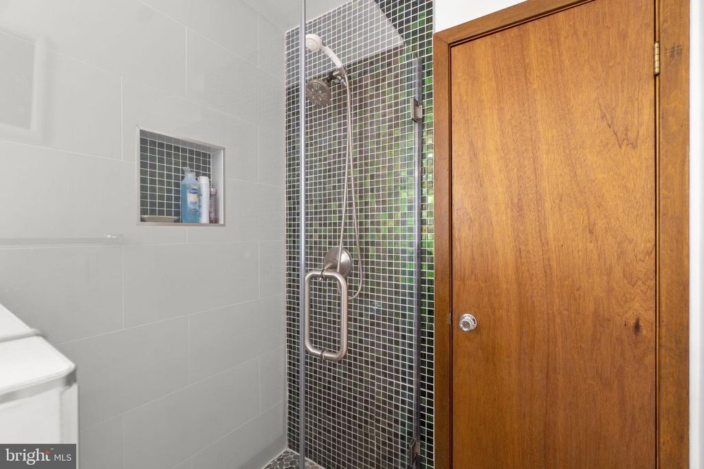 Image 27 of property listing at 7314 MEADOW WOOD WAY, Clarksville, MD 21029