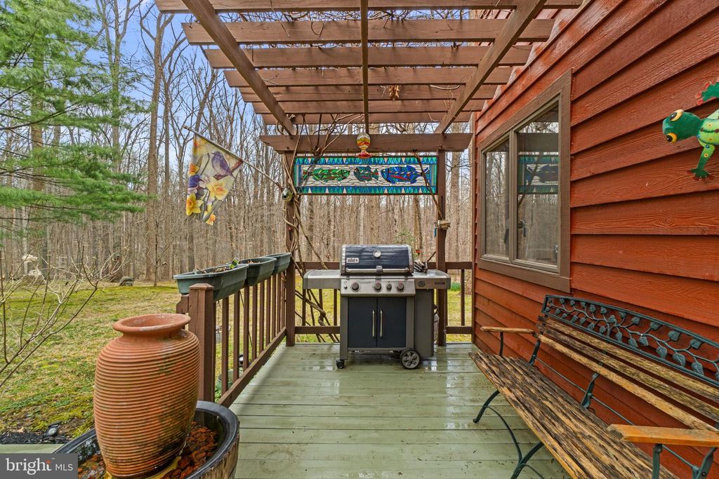 Image 37 of property listing at 7314 MEADOW WOOD WAY, Clarksville, MD 21029