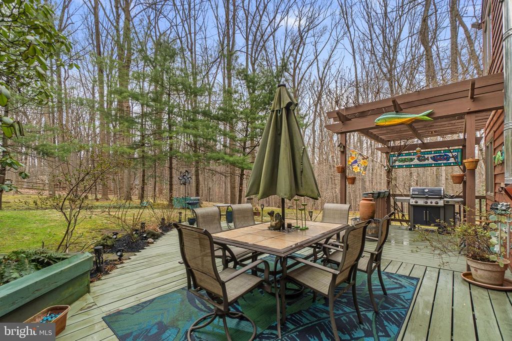 Image 38 of property listing at 7314 MEADOW WOOD WAY, Clarksville, MD 21029