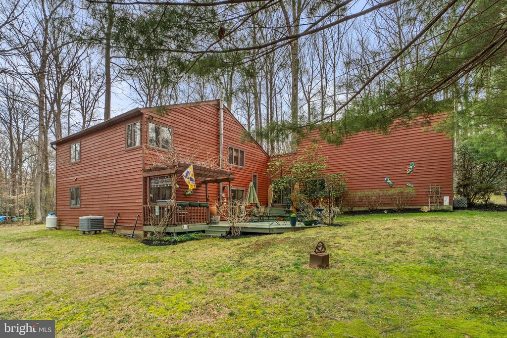 Image 41 of property listing at 7314 MEADOW WOOD WAY, Clarksville, MD 21029