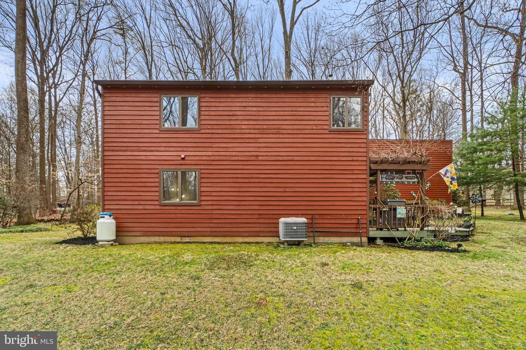 Image 42 of property listing at 7314 MEADOW WOOD WAY, Clarksville, MD 21029
