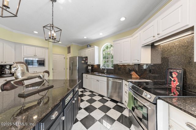 3267 JUPITER HILLS Circle E, Jacksonville, FL 32225
