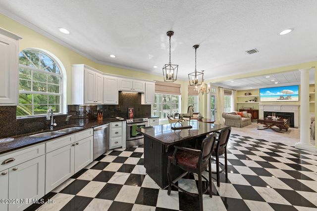 3267 JUPITER HILLS Circle E, Jacksonville, FL 32225
