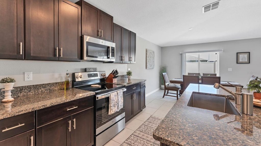 Image 13 of property listing at 15423 MILLER CREEK DRIVE, Sun City Center, FL 33573