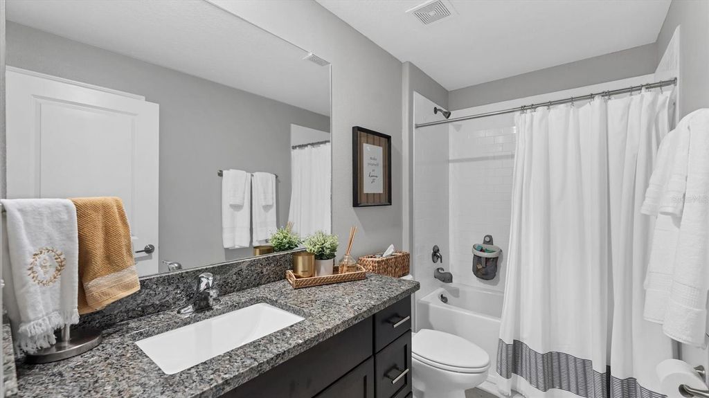 Image 22 of property listing at 15423 MILLER CREEK DRIVE, Sun City Center, FL 33573