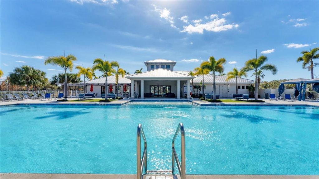 Image 36 of property listing at 15423 MILLER CREEK DRIVE, Sun City Center, FL 33573