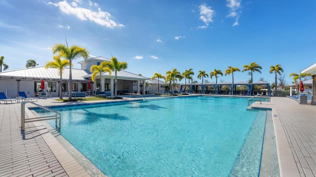 Image 37 of property listing at 15423 MILLER CREEK DRIVE, Sun City Center, FL 33573