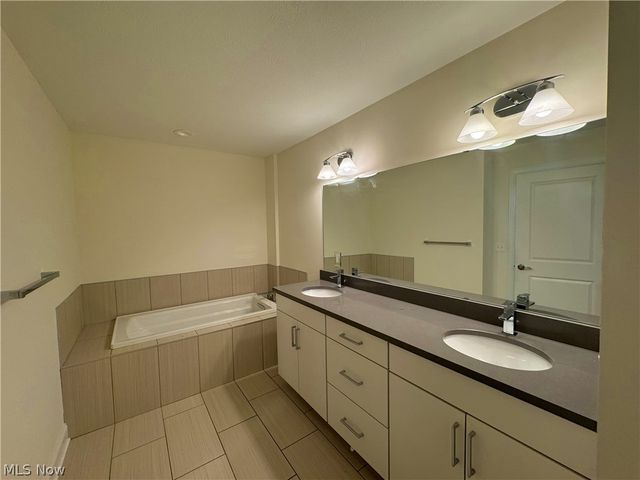 1361 Slate Court, Cleveland Heights, OH 44118