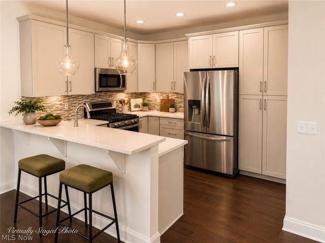 1361 Slate Court, Cleveland Heights, OH 44118