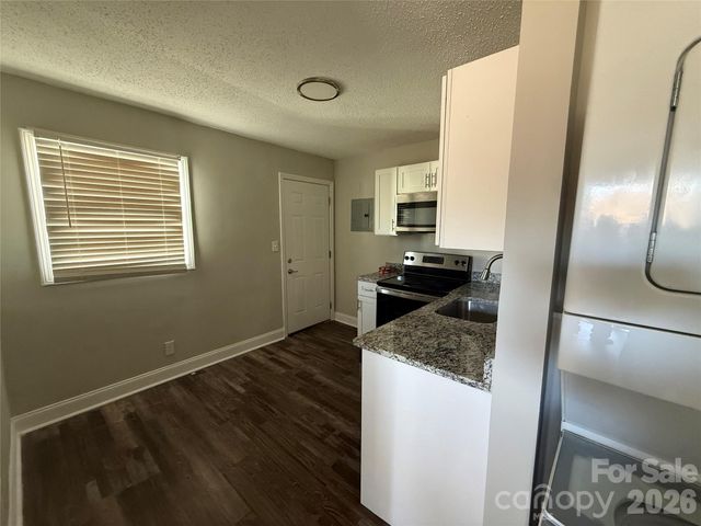 2213 Alma Court, Charlotte, NC 28206