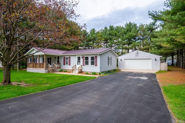 54 EMS D21c Lane, Syracuse, IN 46567