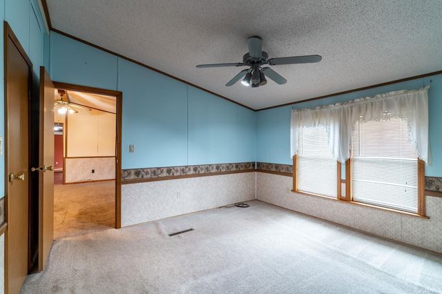 54 EMS D21c Lane, Syracuse, IN 46567