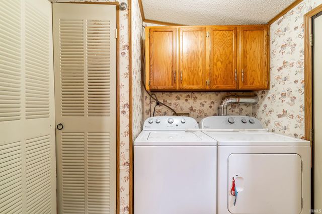 54 EMS D21c Lane, Syracuse, IN 46567
