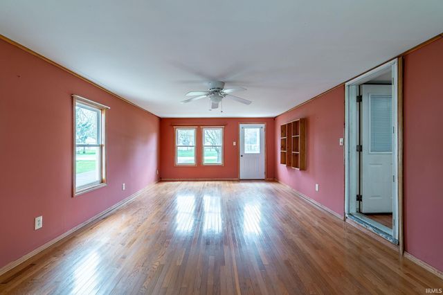 54 EMS D21c Lane, Syracuse, IN 46567