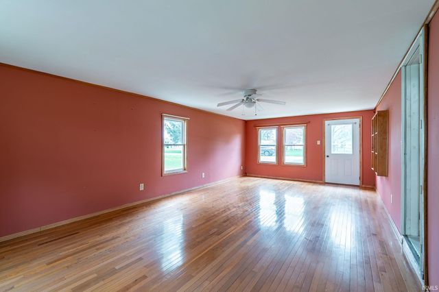54 EMS D21c Lane, Syracuse, IN 46567