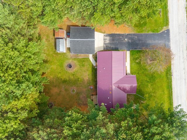 54 EMS D21c Lane, Syracuse, IN 46567