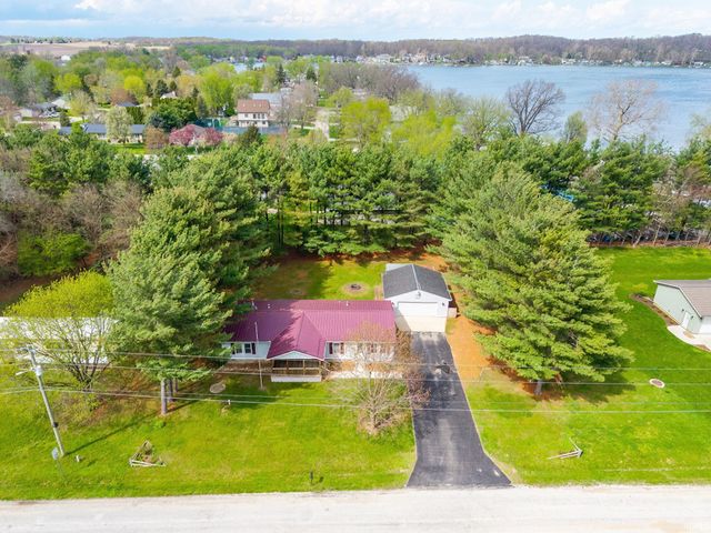 54 EMS D21c Lane, Syracuse, IN 46567