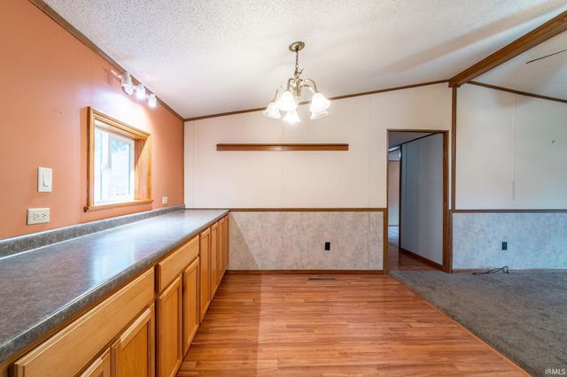 54 EMS D21c Lane, Syracuse, IN 46567