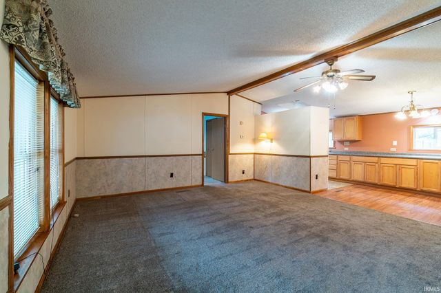 54 EMS D21c Lane, Syracuse, IN 46567