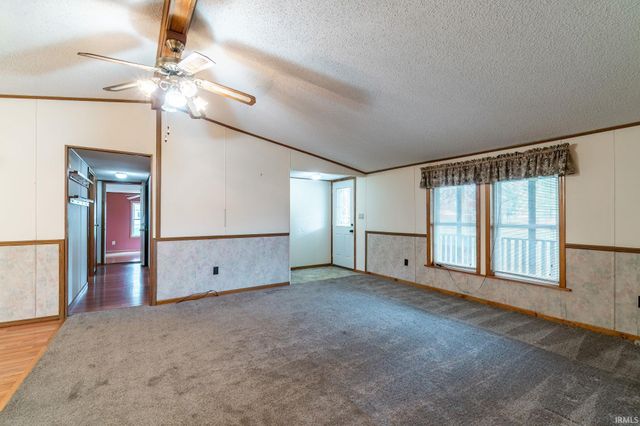 54 EMS D21c Lane, Syracuse, IN 46567