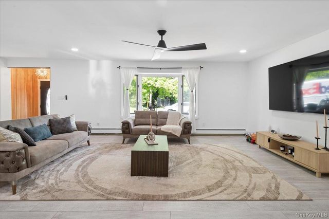 2 Debra Lee Court, West Nyack, NY 10994