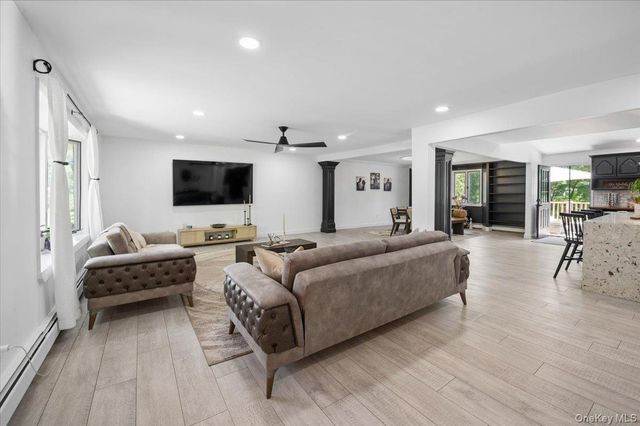 2 Debra Lee Court, West Nyack, NY 10994